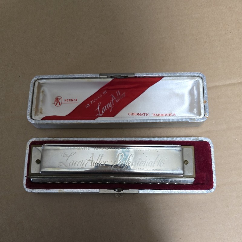 Larry Adler Professional 16 Chromatic Harmonica 7574/64 m Collectors Item