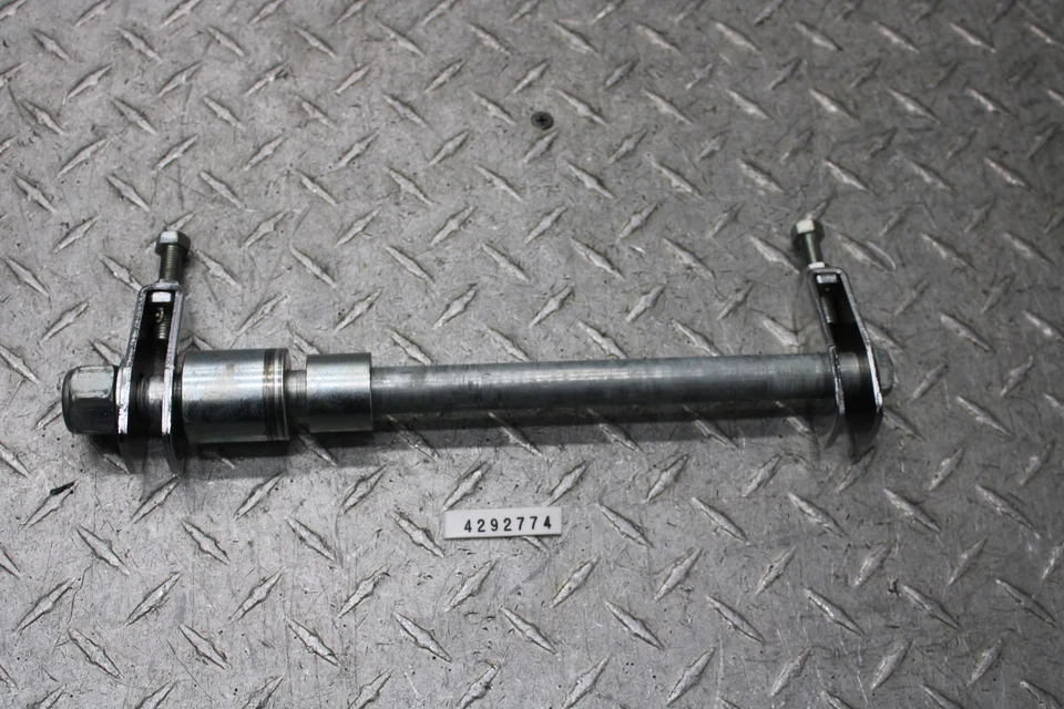 Suzuki Savage 650 1997 eje trasero llanta trasera eje perno pivote Foto 4 de 4