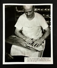 1960s Ballet Pointe Shoes Shoemaker Worker Glues Toe Box Vintage Press Photo