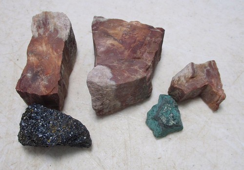 Mixed Specimens for Collection w Hematite Malachite Petrified Wood S1002 - Picture 5 of 5