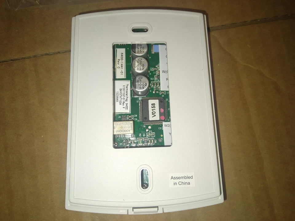 TRANE BAYSTAT150A 3HEAT/2COOL DIGITAL DISPLAY PROGRAMMABLE THERMOSTAT - Image 3 of 4