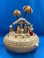 ERZGEBIRGE Christmas Music Box Nativity Carved Wood Richard Glaesser Germany Box