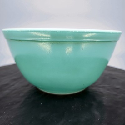 Pyrex 402 Robins Egg Blue Aqua Nesting Mixing Bowl 1.5 Qt Vtg