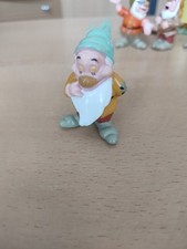 Królewna Śnieżka i siedmiu figurek krasnoludków