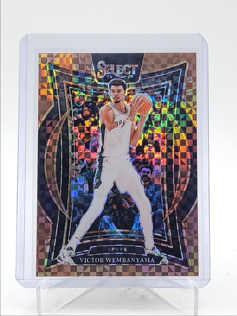 VICTOR WEMBANYAMA 2024-25 SELECT CONCOURSE BRONZE CHECKER SPURS /49 Q5393