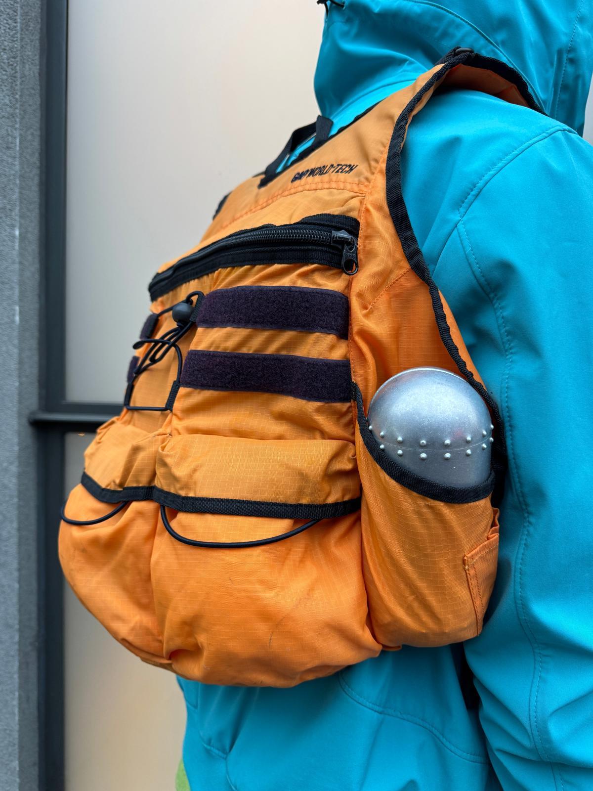 Early 2000’s Gap World Tech Multi Pocket Back Pack - image 2