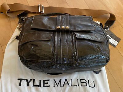TYLIE MALIBU Rare Grey Crinkle Patent Leather Hobo / Messenger Bag ''Pyramid'' NWT