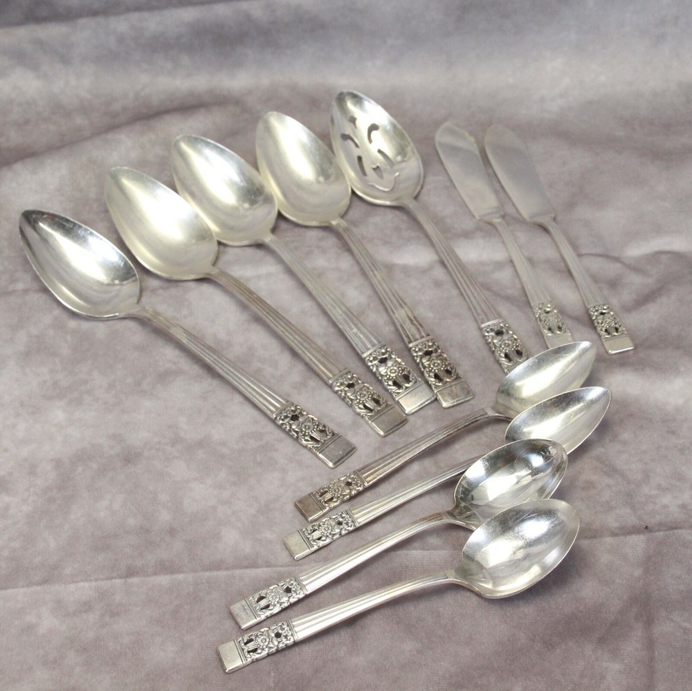 Oneida Community Coronation Serving Pieces and Teaspoons Silverplate Lot of 11