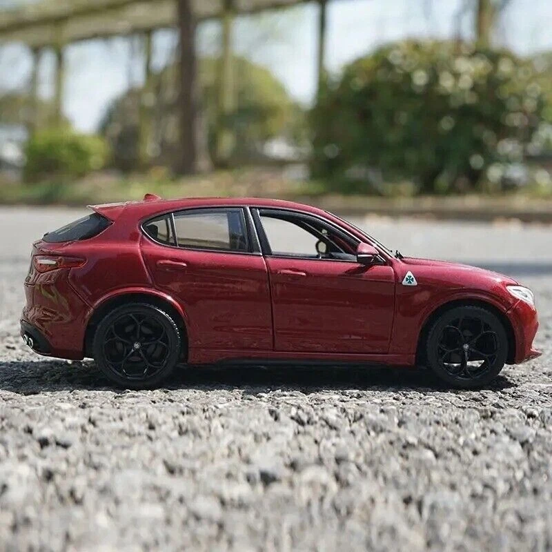 Новый 1/24 Alfa Romeo Stelvio внедорожник сплава автомобиля модель литая игрушка коллекционный подарок - Изображение 2 из 4