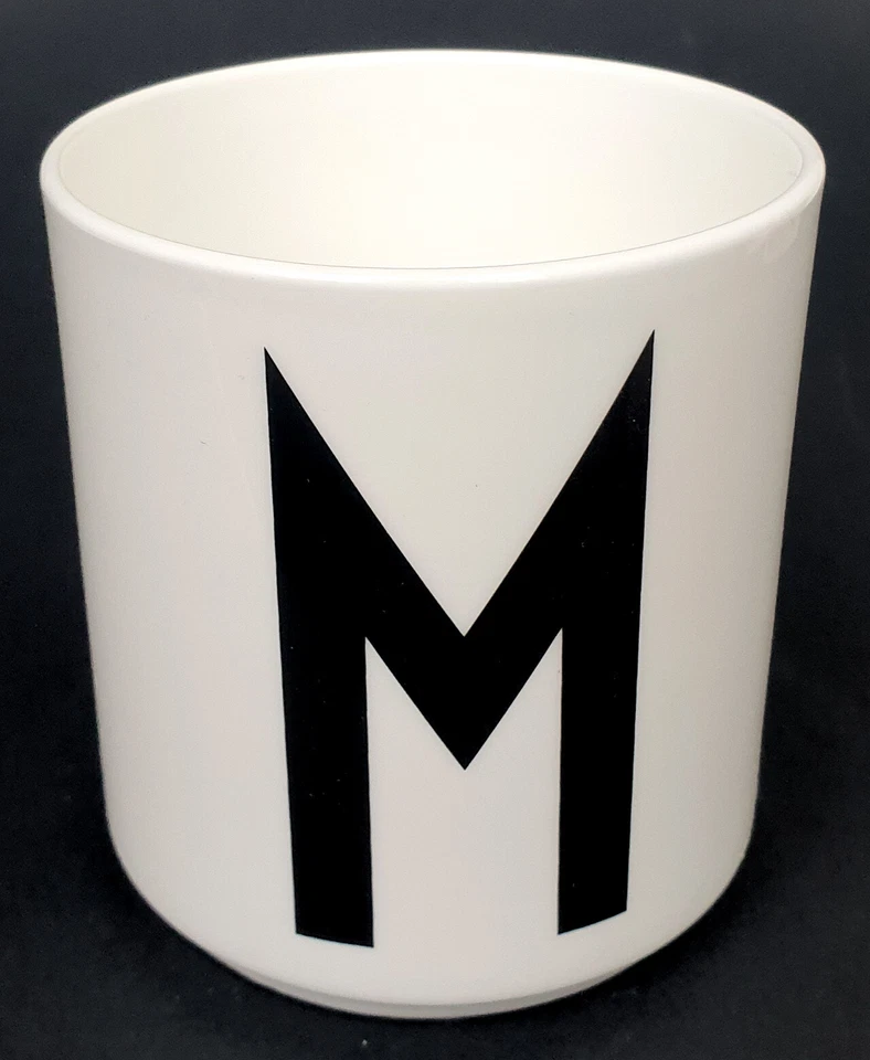 DESIGN LETTERS Buchstabe M Porzellan Becher Design Arne Jacobsen NEU in OVP - Bild 2 von 2