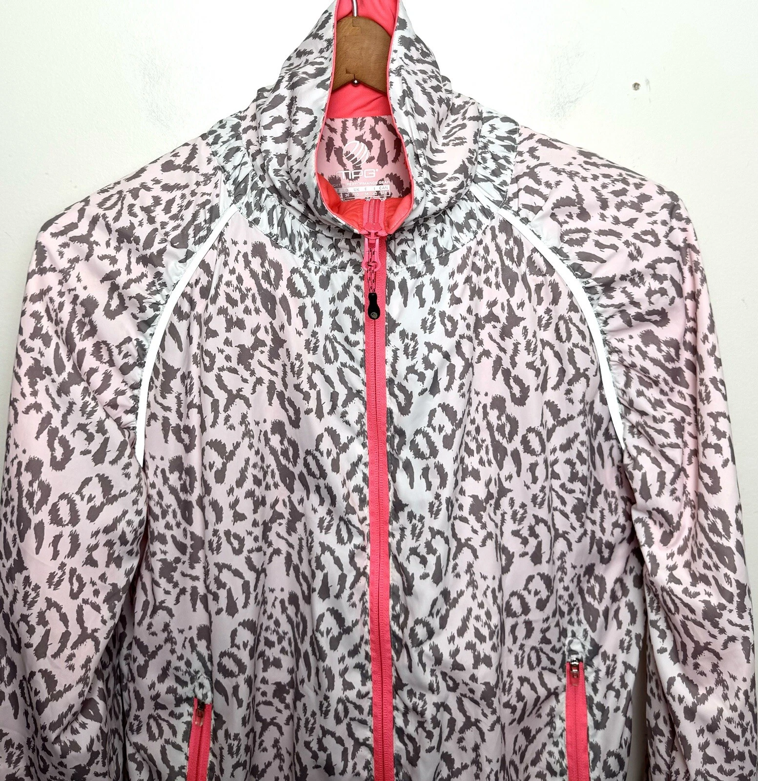 mpg leopard athletic performance thumb hole full zip jacket