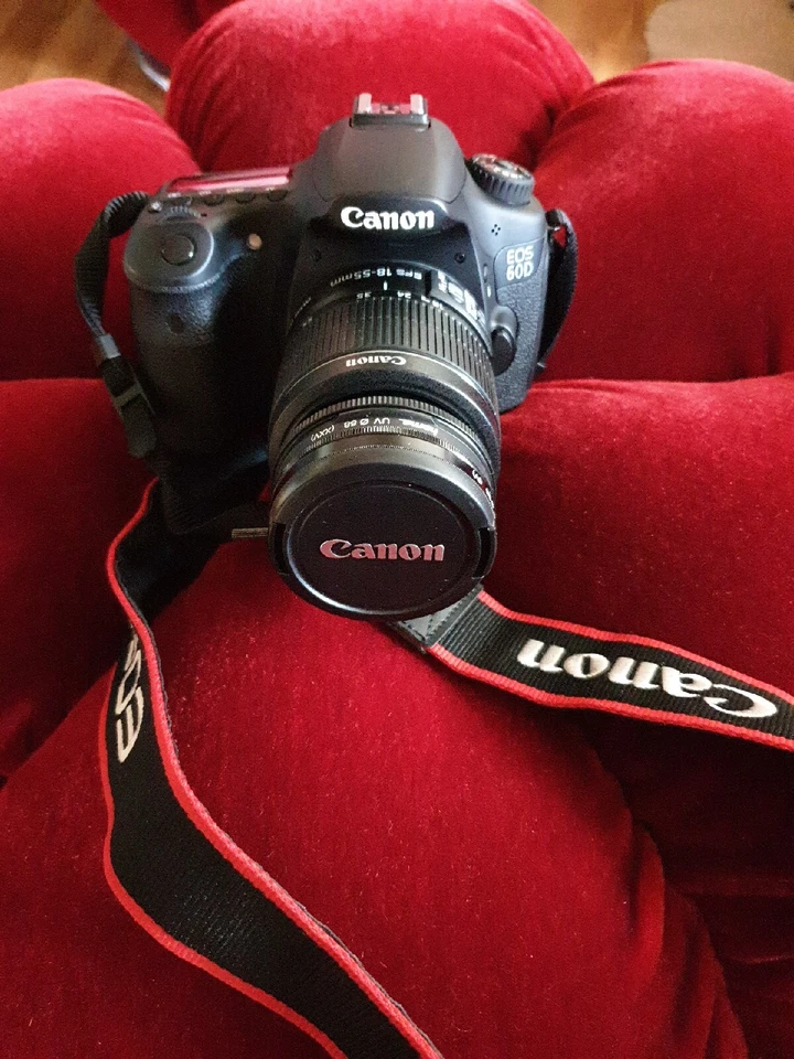 Canon EOS 60D Spiegelreflex DSLR EF-S 18-55 IS|| Kit In OVP zusätzlich Pol u. UV - Bild 3 von 4