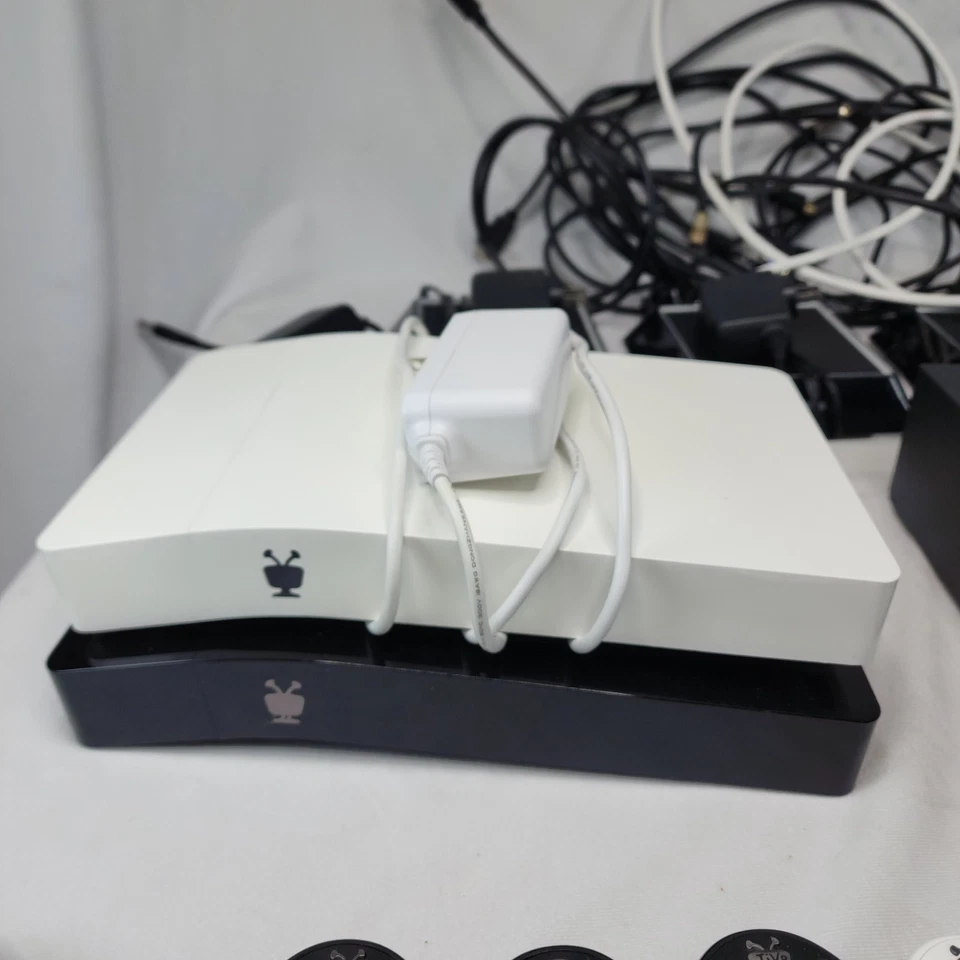 Tivo Serie 2 de por vida, Bolt 500gb, Bolt Vox 500gb, 4 Mini, 7 mandos a distancia *LEER* Foto 2 de 4