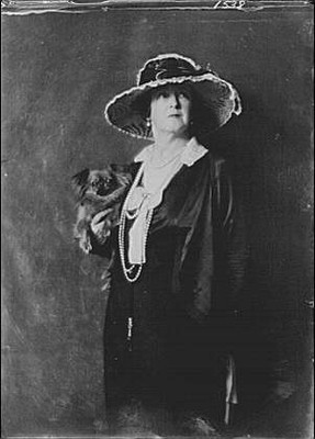 Photo:Duff-Gordon,Lady,dog,portrait photograph,women,Arnold Genthe,1916