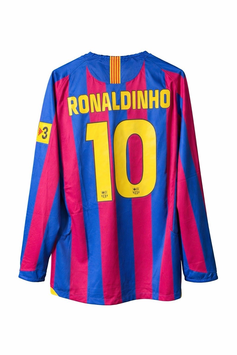 Barcelona Ronaldinho#10 LongSleeveSoccer Jersey Retro Size S
