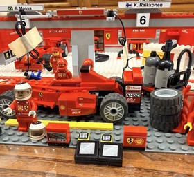 Lego Ferrari 248 F1 Team (Raikkonen Edition) 8144 with instructions no box