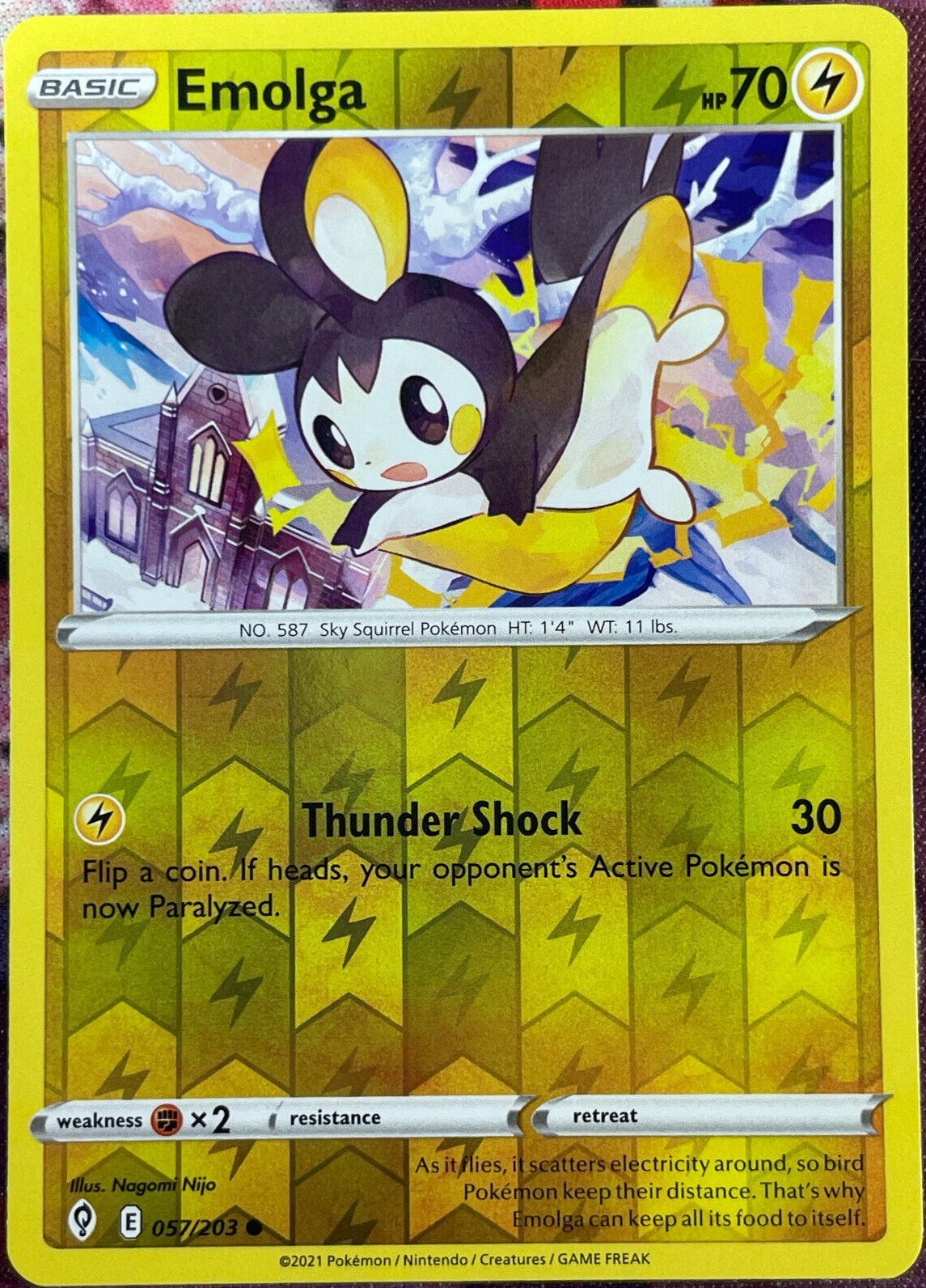 Emolga Reverse Holo - 057/203 - Evolving Skies Pokemon 2021