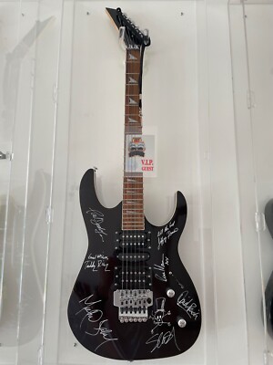 Michael Jackson サイン入りエレキギター s-l400.jpg