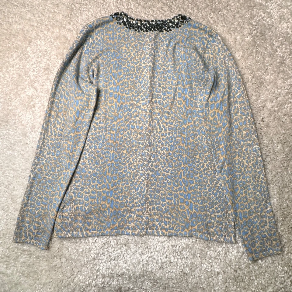 Cárdigan suéter estampado de leopardo J McLaughlin adornado cuello joya para mujer pequeño Foto 2 de 4