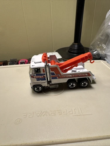 Vintage 1981 Hot Wheels Workhorses Steve's 24-Hour Towing Wrecker Truck White
