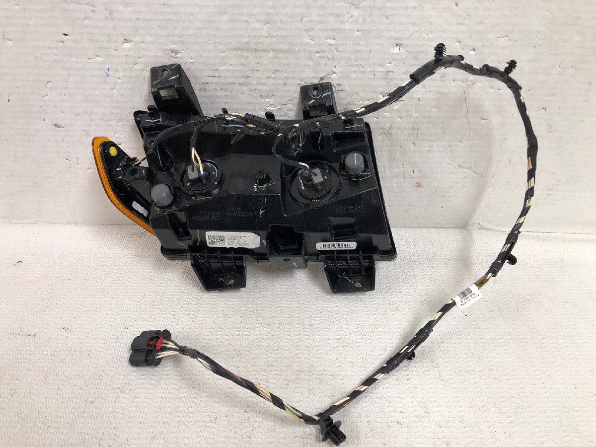 Clean! OEM 2018 2019 JEEP WRANGLER LEFT LH TURN SIGNAL w/ MARKER  