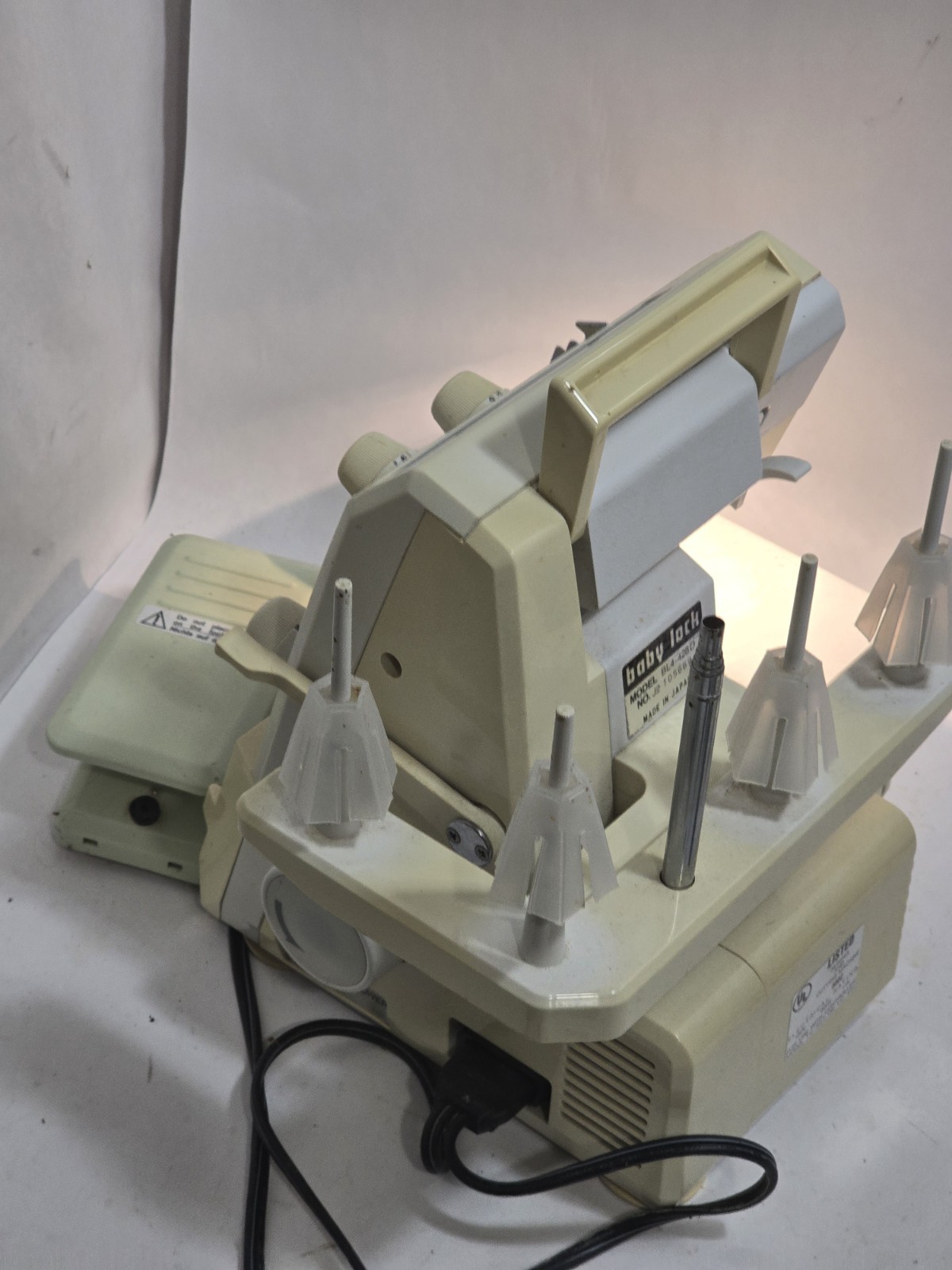 Vintage Baby Lock PRO LINE Serger Sewing Machine Model BL4-428D - JAPAN W/ Pedal