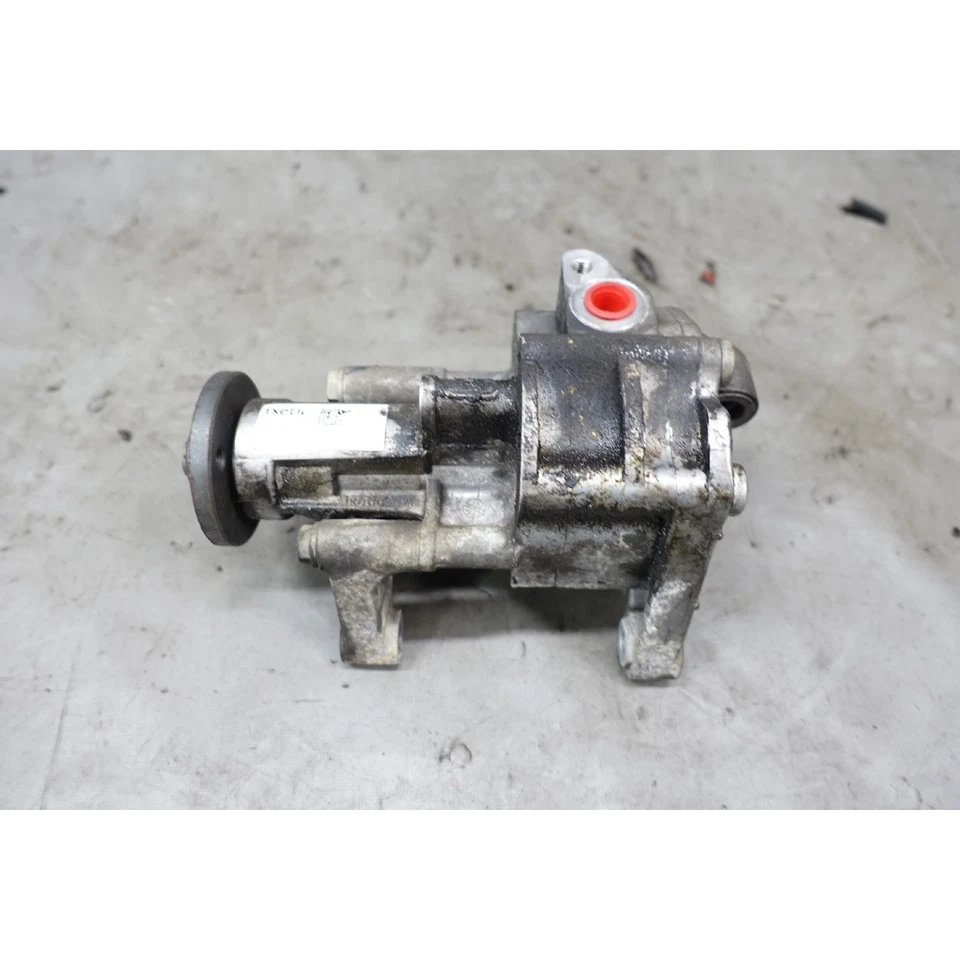 2009-2010 BMW E70 X5 3.5d xDrive35d M57 bomba de palheta de direção hidráulica 135bar fabricante de equipamento original - Imagem 2 de 4