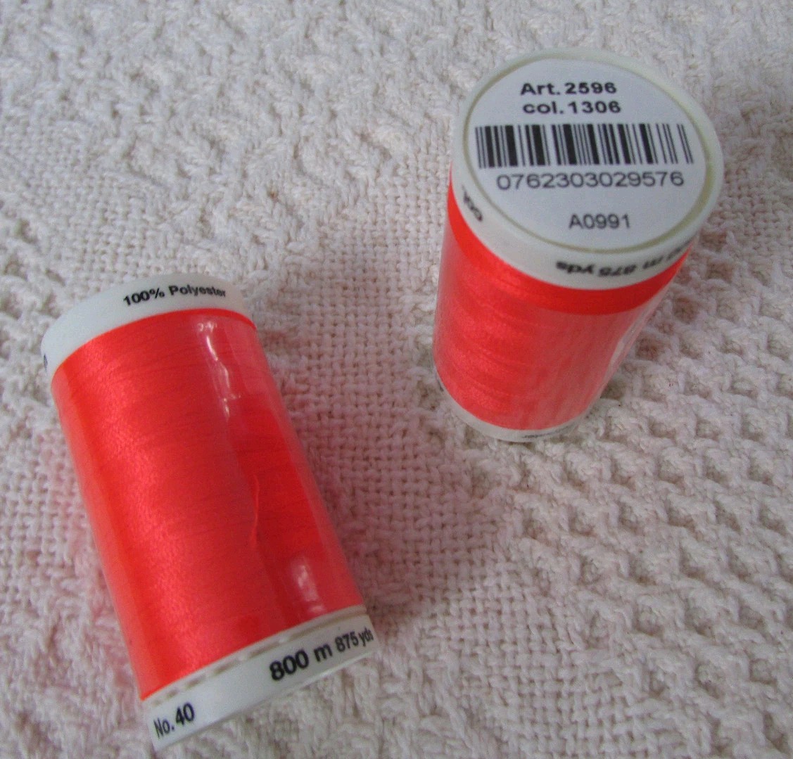 Mettler Polysheen DEVIL RED Machine Embroidery Thread 875yd 40wt #1306 Spool NEW