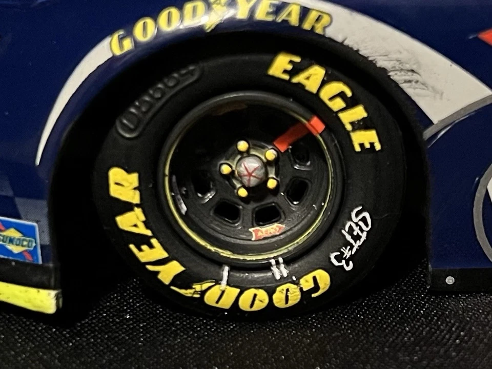 2007 Brian Vickers Red Bull Racing 1/24 Auto Club Raced Version Custom Diecast - Image 3 of 4