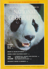 NATIONAL GEOGRAPHIC (PANDAS & THE OCEAN) DECEMBER 1981 MAGAZINE