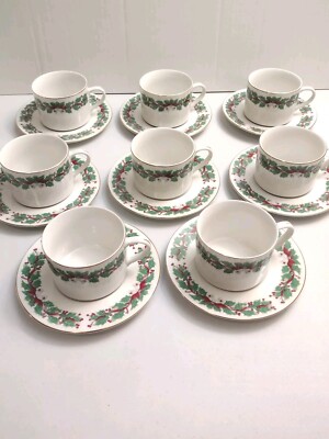 1990 Sango Christmas Holly Teacups Saucers 16 Pc Set Candy Canes Bells 8415 