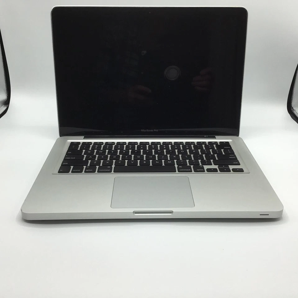 2009 Apple MacBook Pro A1278 13.3-in Laptop 2.26 GHz 160 GB 2 GB RAM (MB990LL/A) - Image 3 of 3