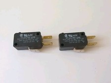New Micro Switch V7-1C17E9 2102 Snap Action Roller 15.1A 125V 250V Lot of 2 V