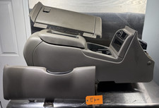 03-06 Chevygmc Avalanche Suburban Yukon Tahoe Silverado Center Console 03-06 Chevygmc Avalanche Suburban Yukon Tahoe Silverado Center Console