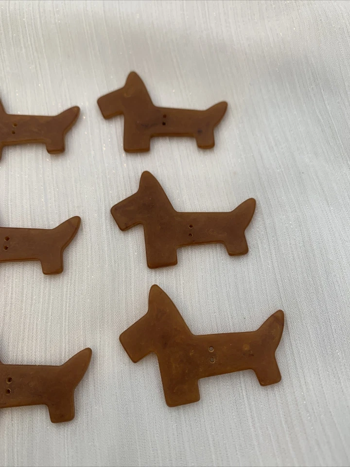 Vintage Buttons x 9 Scottie Dogs - Brown Marble Bakelite - Drilled - 42x30 mm - Image 4 of 4