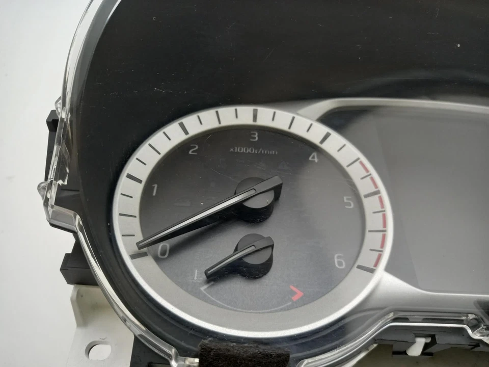 NISSAN NAVARA Speedometer Instrument Cluster 2015-2019 2.3L Diesel - image 4 of 4