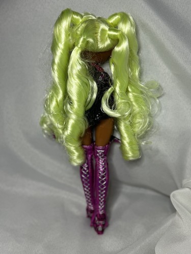 LOL Surprise! OMG Lady Diva Modepuppe Mädchen Spielzeug 11 Zoll mit Kleidung + Stiefeln - Bild 2 von 5