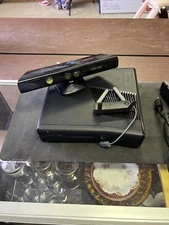 XBOX 360 S Console Model 1439 4 GB Tested  With Kinect Included