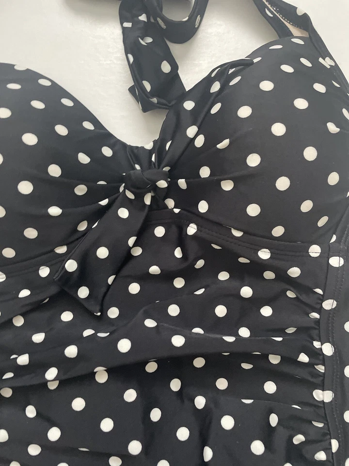 MERONA ❤️ Traje de Baño VESTIDO UNA PIEZA RUCHED Negro Lunares Mediano Usado en Excelente Condición Foto 2 de 4