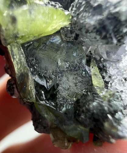 49 CT Natural Green Titanite Sphene Crystals Specimen From Skardu Pakistan - Picture 9 of 10