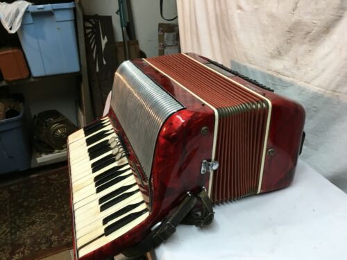 Vintage Marino CastelFidardo professional accordion Red Cracked Ice 1950s - Picture 2 of 12