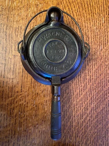 Vintage Wagner Miniature Salesman Sample Toy 1910 Sydney 0 Waffle Iron Cast Iron