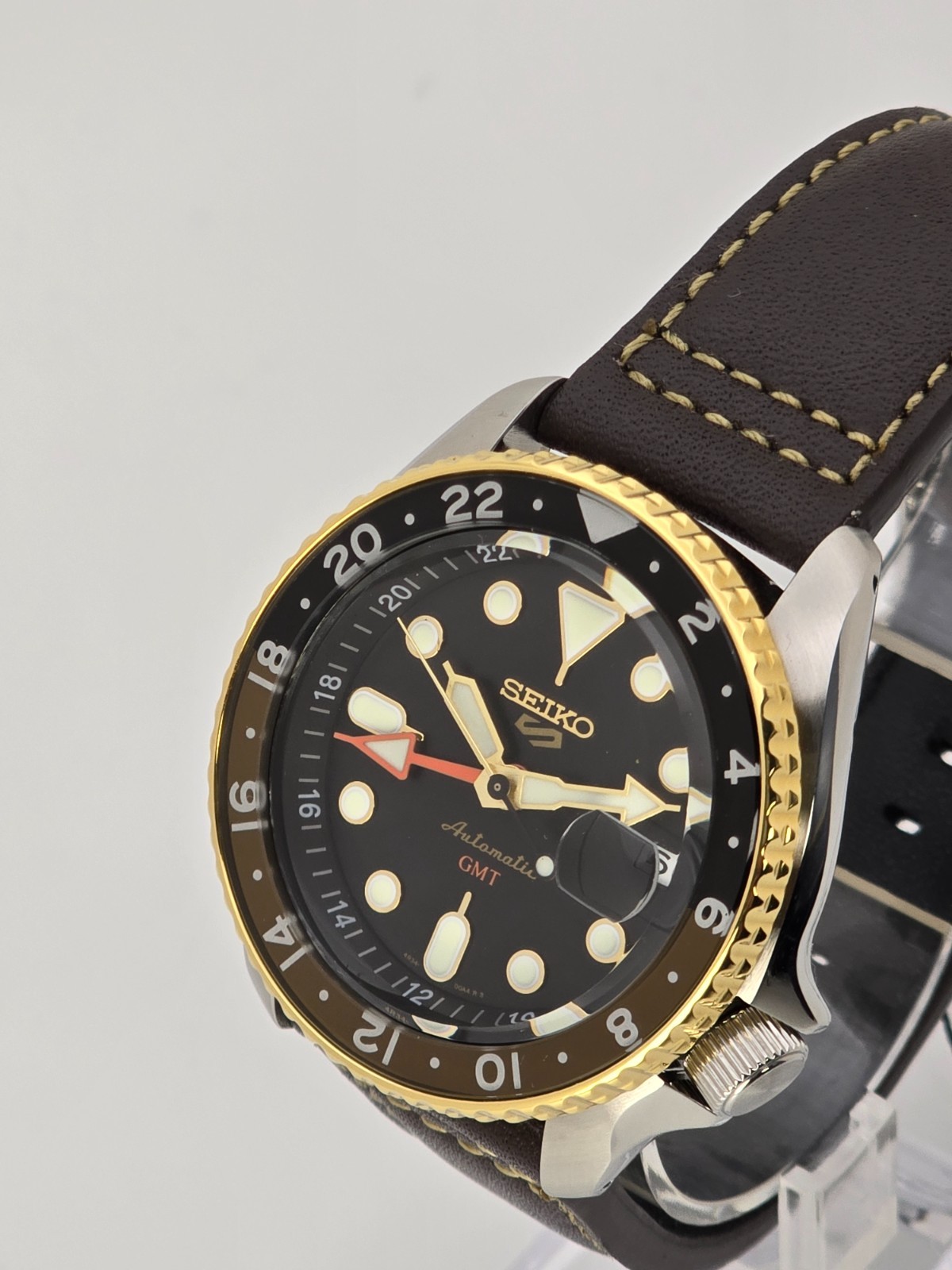 Seiko 5 Sport SKX Series SSK036K1 GMT Back Dial Brown Leather Strap image 4