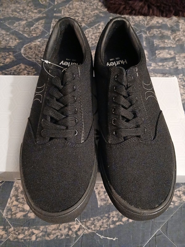 HURLEY ARLO LACE MAN LACE UP CASUAL SNEAKERS SIZE 8.5 BLACK CANVAS BRAND NEW