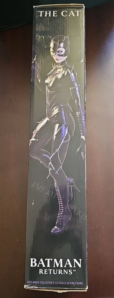 NUEVA FIGURA DE ACCIÓN NECA Batman Returns Catwoman (escala 1/4) sin como nueva - CAJA ABIERTA Foto 3 de 4