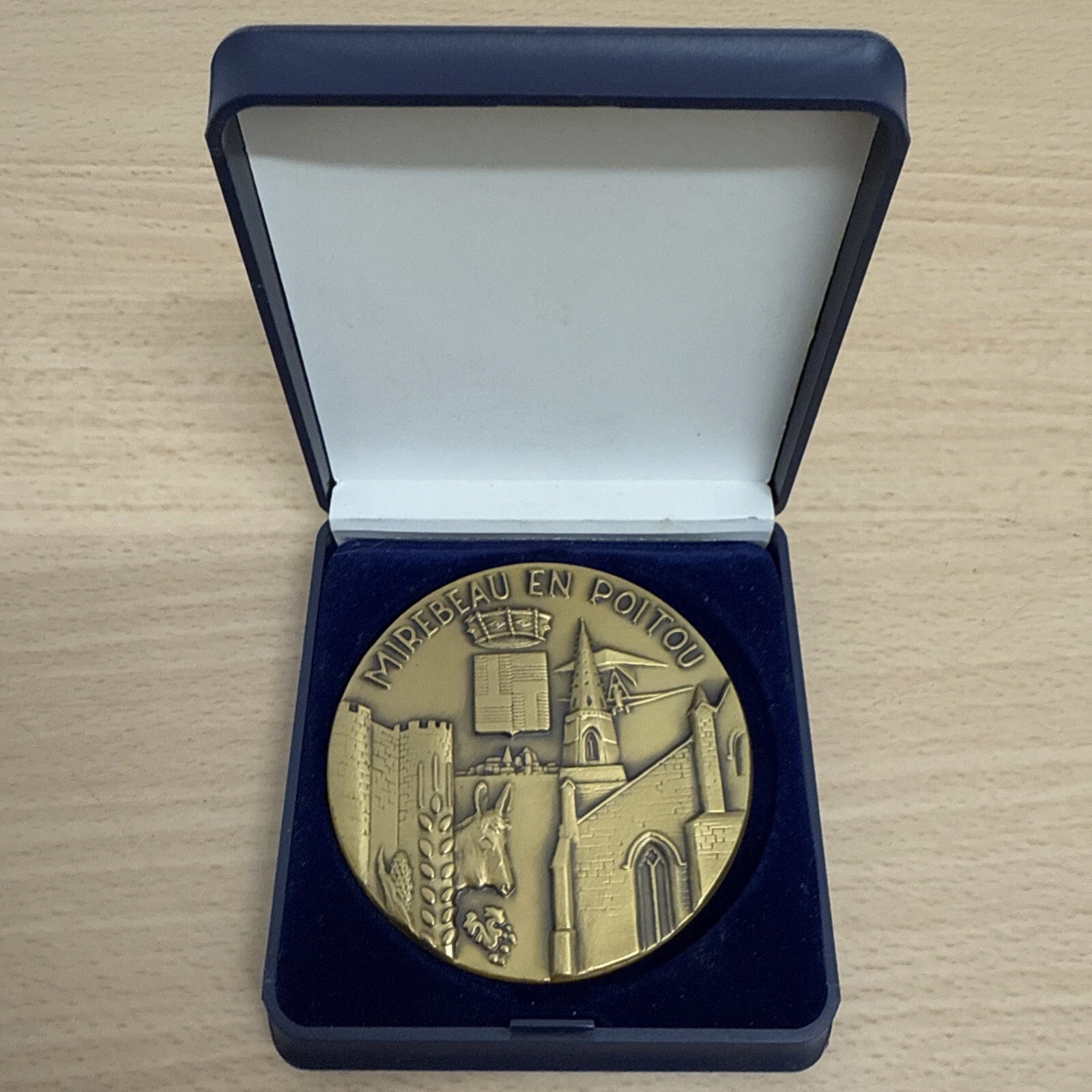 Médaille Mirebeau En Poitou En Bronze
