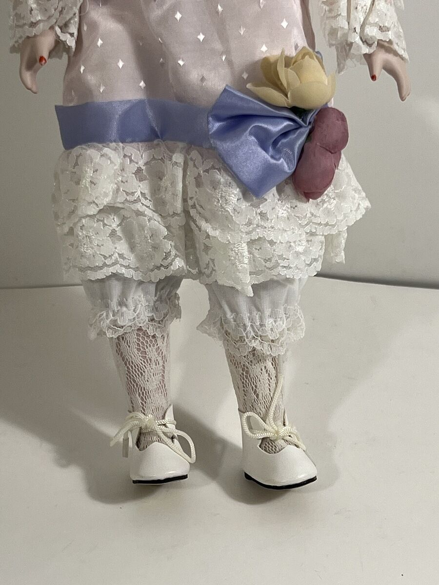 The Heritage Mint Ltd. Collection America's Porcelain Dolls The Heritage Mint Ltd. Collection America's Porcelain Dolls