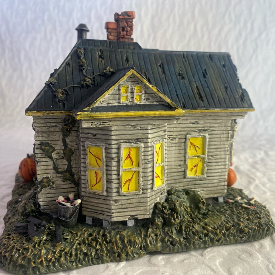 Hawthorne Village of Horror “The Hewitt House" Texas Chainsaw Massacre