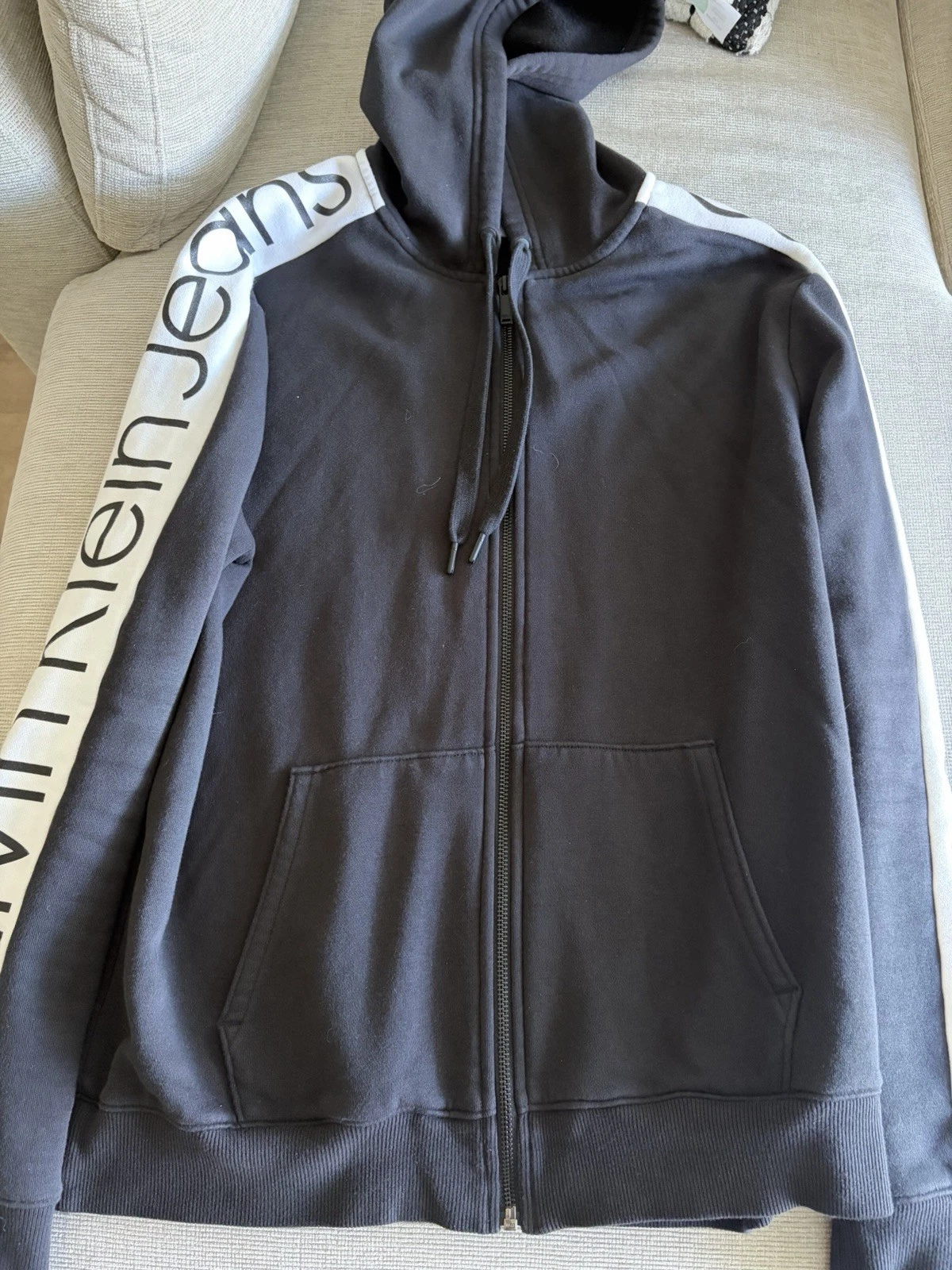 Calvin Klein Jeans Men's Black White Fleece Full Zip Hooded Logo Hoodie L
Opens in a new window or t