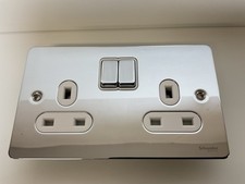 SCHNEIDER ULTIMATE Switched Socket Polished Chrome White Interior  GU3220WPC